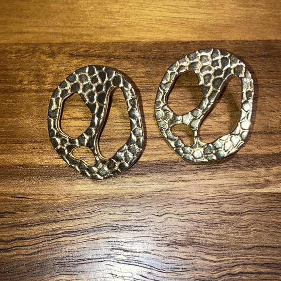 M. Jent Reptile Skin Textured Gold Tone Earrings - Picture 1 of 6